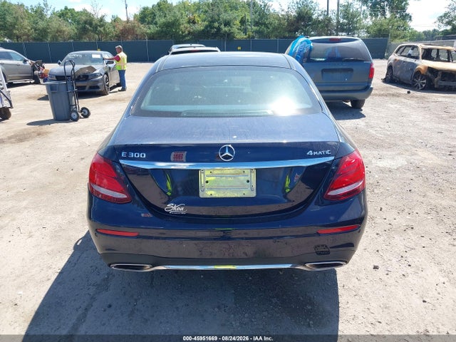 2018 Mercedes-benz E 300 4matic მანქანა იყიდება აუქციონზე, vin: WDDZF4KB7JA382850, აუქციონის ნომერი: 45951669