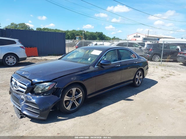 2018 Mercedes-benz E 300 4matic მანქანა იყიდება აუქციონზე, vin: WDDZF4KB7JA382850, აუქციონის ნომერი: 45951669
