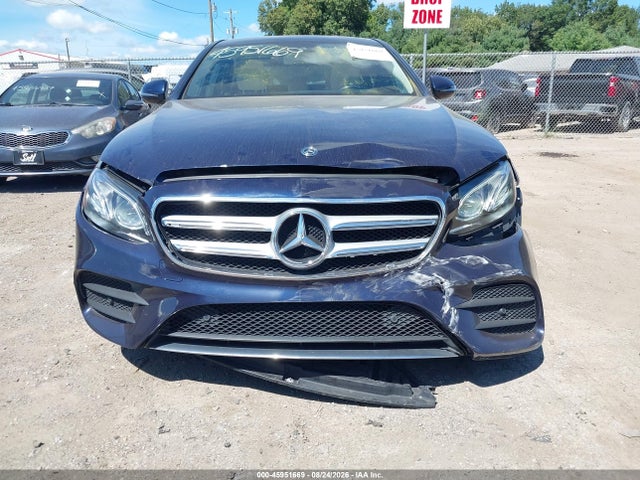 2018 Mercedes-benz E 300 4matic მანქანა იყიდება აუქციონზე, vin: WDDZF4KB7JA382850, აუქციონის ნომერი: 45951669