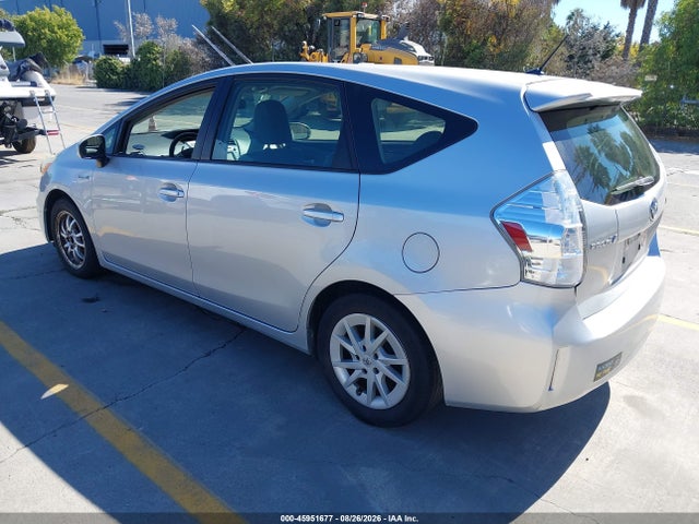Toyota Prius V Two 2014 JTDZN3EU8EJ008886 Image 3
