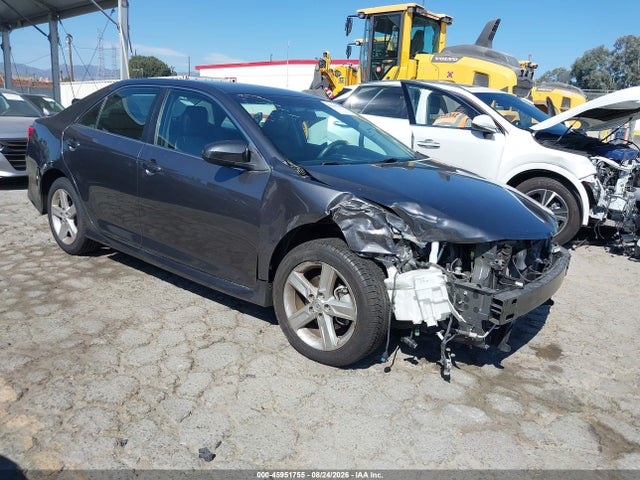 2014 4T1BF1FK2EU781296 zdjęcie główne