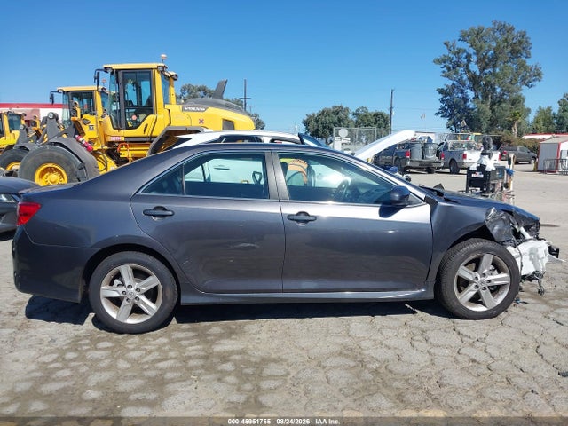 4T1BF1FK2EU781296 Toyota CAMRY SE
