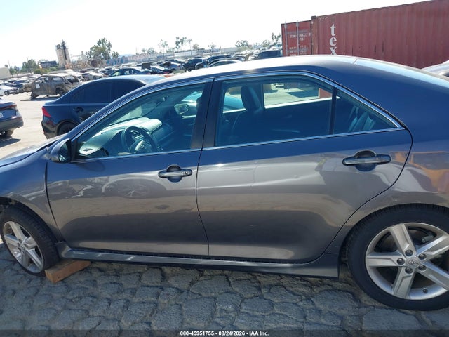 4T1BF1FK2EU781296 Toyota CAMRY SE