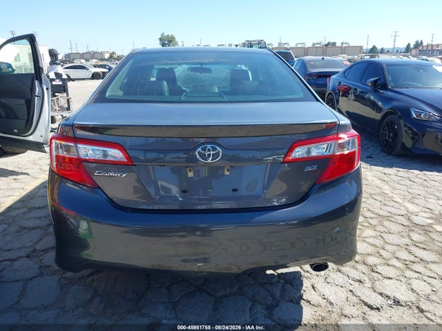 4T1BF1FK2EU781296 Toyota CAMRY SE