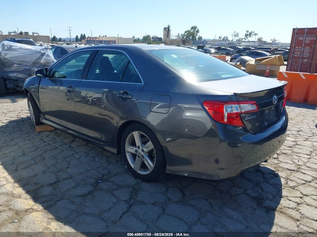 4T1BF1FK2EU781296 Toyota CAMRY SE
