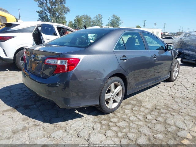 4T1BF1FK2EU781296 Toyota CAMRY SE
