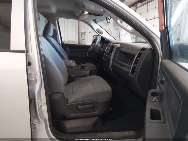 45951768 :رقم المزاد ، 1C6RR7FG8HS826547 vin ، 2017 Ram 1500 Tradesman  4x4 6'4 Box مزاد بيع