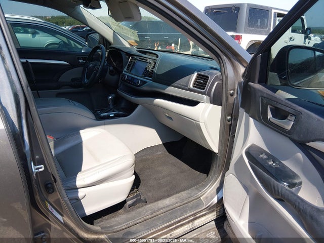 2015 Toyota Highlander Xle V6 მანქანა იყიდება აუქციონზე, vin: 5TDKKRFH3FS085281, აუქციონის ნომერი: 45951791