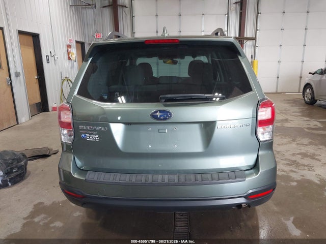 45951798 :رقم المزاد ، JF2SJAGC8JH581750 vin ، 2018 Subaru Forester 2.5i Premium مزاد بيع
