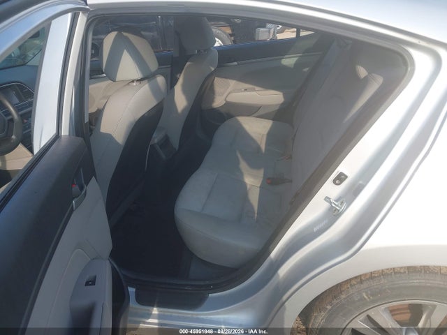 2017 Hyundai Elantra Se მანქანა იყიდება აუქციონზე, vin: KMHD84LFXHU064368, აუქციონის ნომერი: 45951848