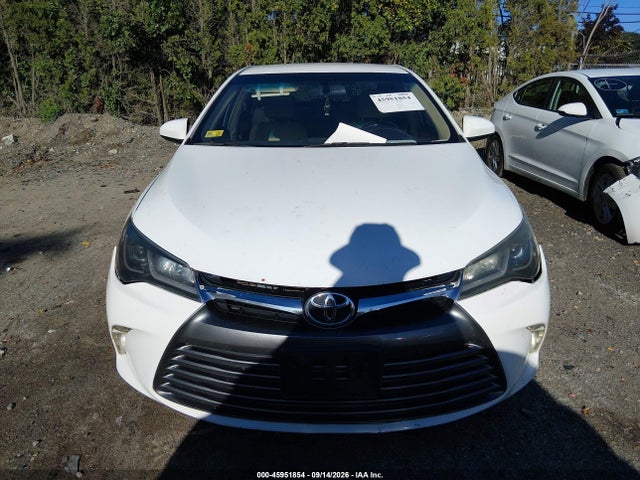 45951854 :رقم المزاد ، 4T4BF1FK6FR506117 vin ، 2015 Toyota Camry Le مزاد بيع
