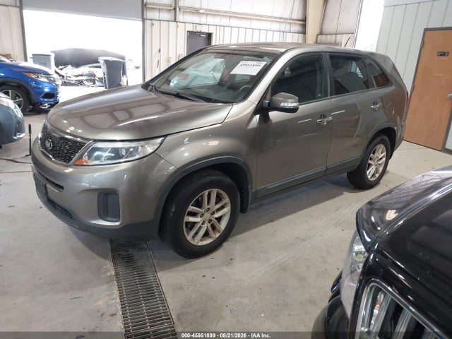 Продажа на аукционе авто 2015 Kia Sorento Lx, vin: 5XYKT3A66FG573556, номер лота: 45951899