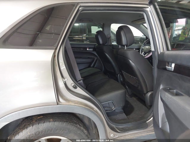 Продажа на аукционе авто 2015 Kia Sorento Lx, vin: 5XYKT3A66FG573556, номер лота: 45951899