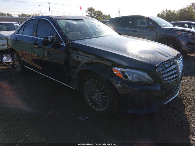 Продажа на аукционе авто 2015 Mercedes-benz C 300 Luxury 4matic, vin: 55SWF4KB4FU057597, номер лота: 45951900
