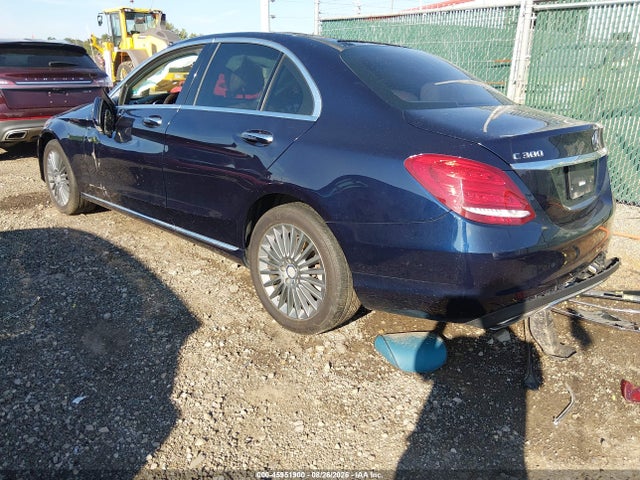 Продажа на аукционе авто 2015 Mercedes-benz C 300 Luxury 4matic, vin: 55SWF4KB4FU057597, номер лота: 45951900