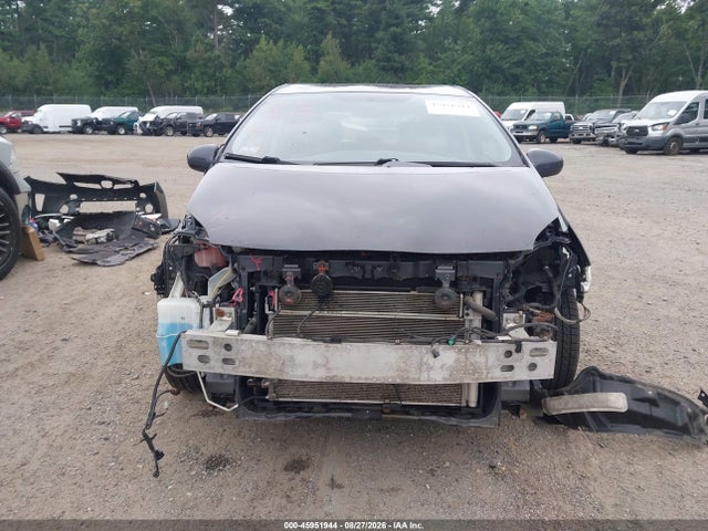 Toyota Prius Two 2014 JTDKN3DU0E0390002 Image 13