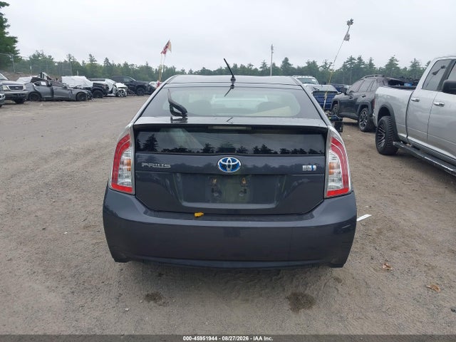 Toyota Prius Two 2014 JTDKN3DU0E0390002 Image 17