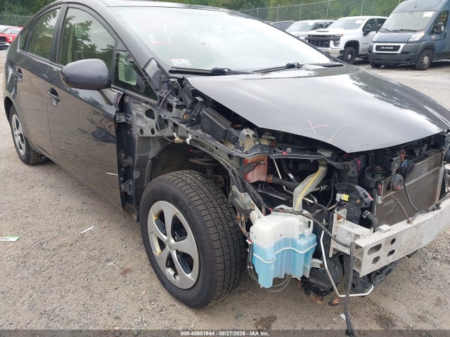 Toyota Prius Two 2014 JTDKN3DU0E0390002 Image 18