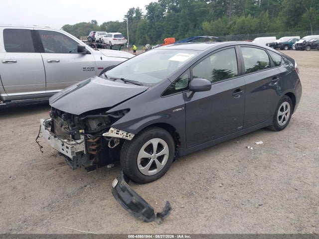 Toyota Prius Two 2014 JTDKN3DU0E0390002 Image 2