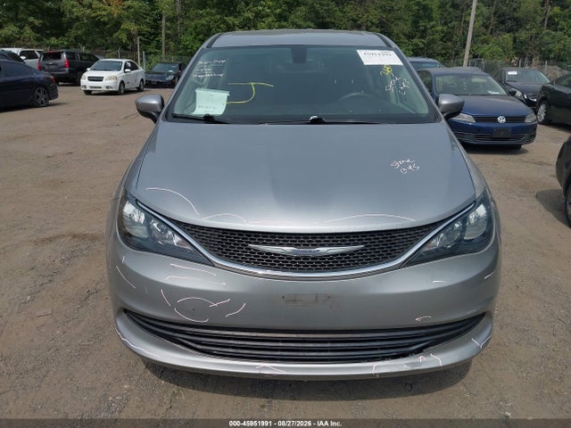 45951991 :رقم المزاد ، 2C4RC1DG6HR512973 vin ، 2017 Chrysler Pacifica Touring مزاد بيع