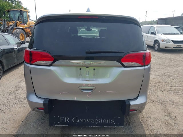 45951991 :رقم المزاد ، 2C4RC1DG6HR512973 vin ، 2017 Chrysler Pacifica Touring مزاد بيع