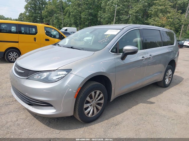 45951991 :رقم المزاد ، 2C4RC1DG6HR512973 vin ، 2017 Chrysler Pacifica Touring مزاد بيع