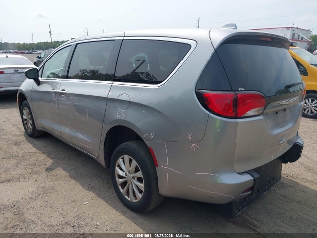 45951991 :رقم المزاد ، 2C4RC1DG6HR512973 vin ، 2017 Chrysler Pacifica Touring مزاد بيع