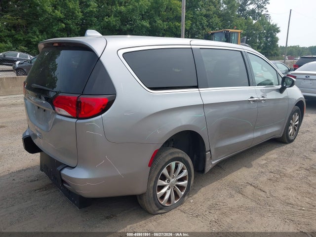 45951991 :رقم المزاد ، 2C4RC1DG6HR512973 vin ، 2017 Chrysler Pacifica Touring مزاد بيع