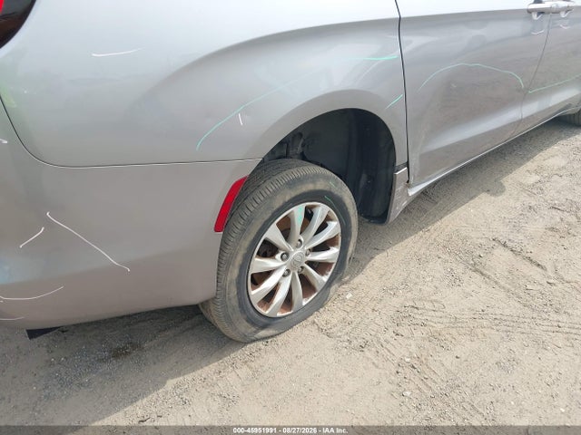 45951991 :رقم المزاد ، 2C4RC1DG6HR512973 vin ، 2017 Chrysler Pacifica Touring مزاد بيع