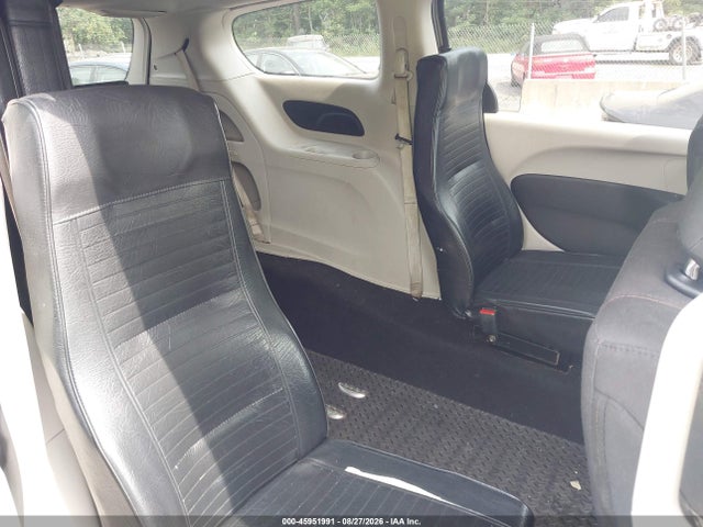 45951991 :رقم المزاد ، 2C4RC1DG6HR512973 vin ، 2017 Chrysler Pacifica Touring مزاد بيع