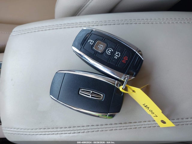 Продажа на аукционе авто 2018 Lincoln Mkc Premiere, vin: 5LMCJ1C9XJUL00481, номер лота: 45952024