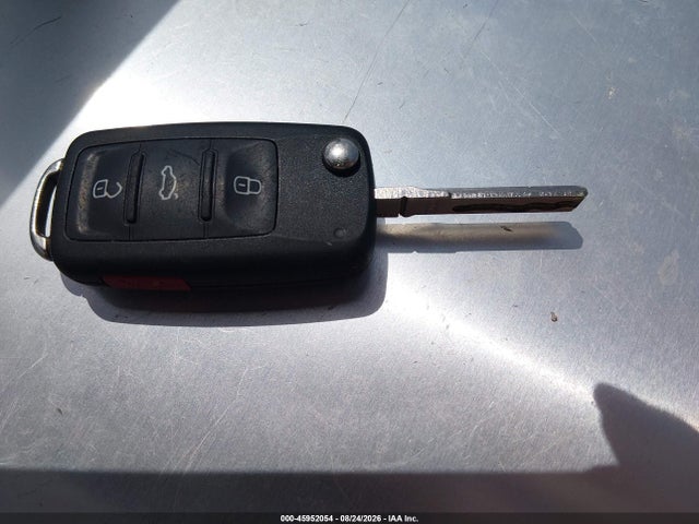 2012 Volkswagen Beetle 2.0t Turbo მანქანა იყიდება აუქციონზე, vin: 3VWVA7AT1CM641628, აუქციონის ნომერი: 45952054
