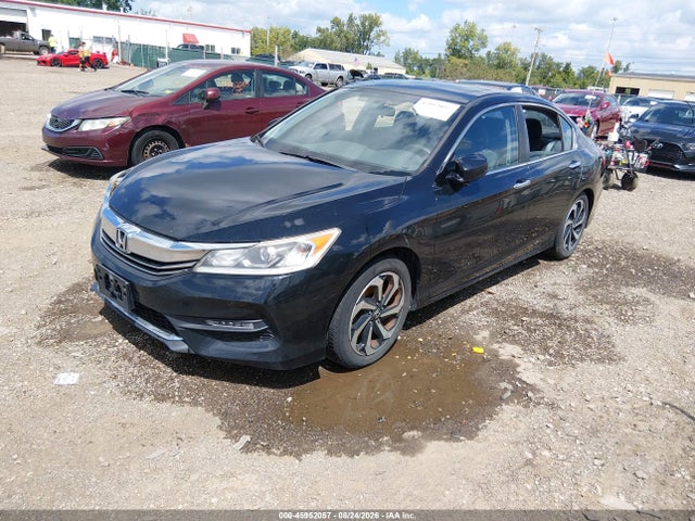 45952057 :رقم المزاد ، 1HGCR2F72HA183928 vin ، 2017 Honda Accord Ex مزاد بيع