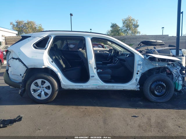 Toyota RAV4 LE 2019 JTMH1RFVXKD035602 Image 14