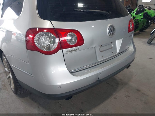 2008 Volkswagen Passat Vr6 მანქანა იყიდება აუქციონზე, vin: WVWRU73C58E054824, აუქციონის ნომერი: 45952073