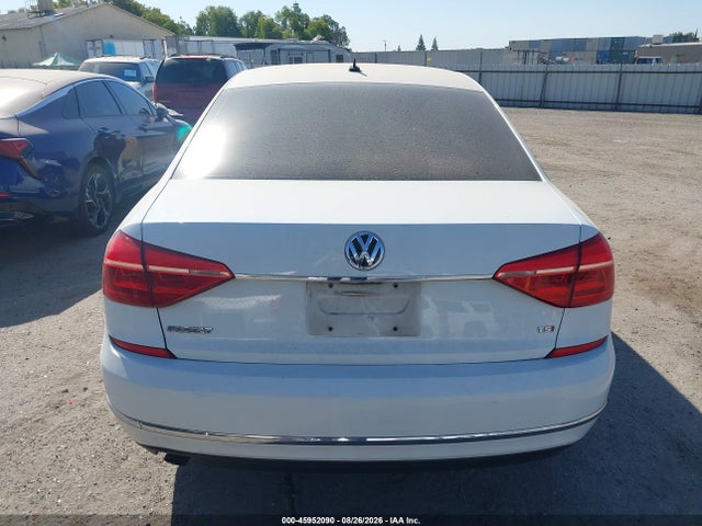 1VWAT7A37GC016957 Volkswagen Passat 1.8t S