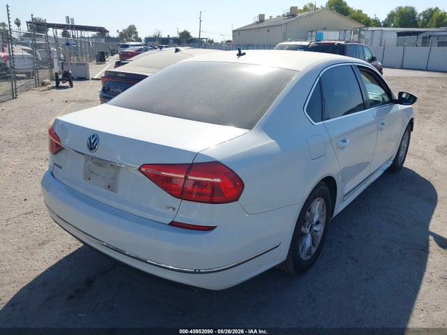1VWAT7A37GC016957 Volkswagen Passat 1.8t S