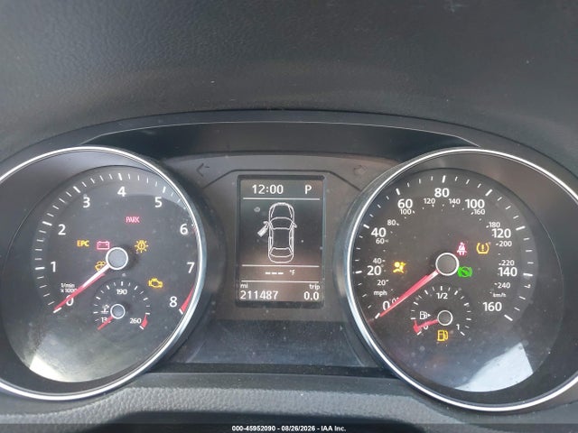 1VWAT7A37GC016957 Volkswagen Passat 1.8t S