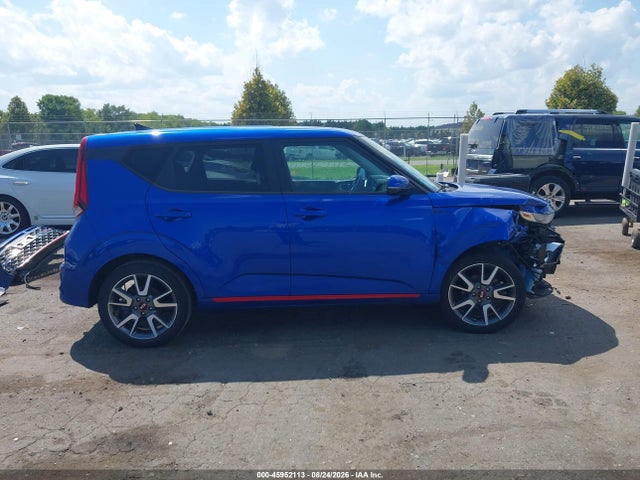 2021 Kia Soul Gt-line მანქანა იყიდება აუქციონზე, vin: KNDJ63AU6M7739215, აუქციონის ნომერი: 45952113
