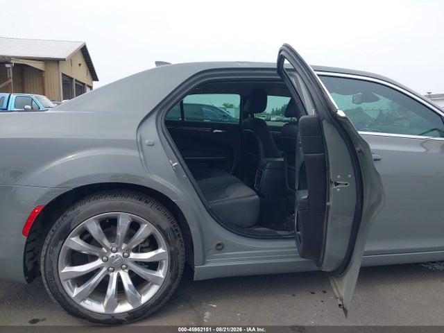 Продаж на аукціоні авто 2019 Chrysler 300 Touring, vin: 2C3CCAAG1KH590587, номер лоту: 45952151