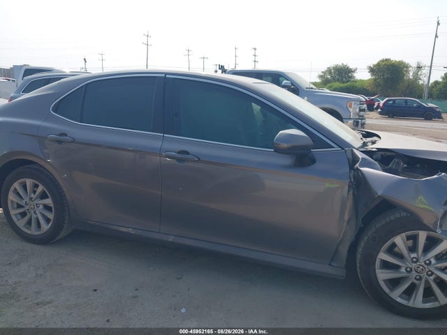 Продажа на аукционе авто 2022 Toyota Camry Le, vin: 4T1C11AK6NU662726, номер лота: 45952165
