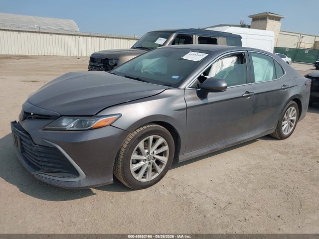 Продажа на аукционе авто 2022 Toyota Camry Le, vin: 4T1C11AK6NU662726, номер лота: 45952165