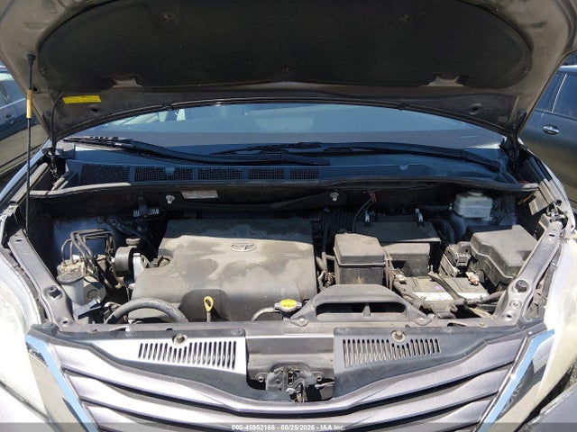 2015 Toyota Sienna Le 8 Passenger მანქანა იყიდება აუქციონზე, vin: 5TDKK3DC7FS604434, აუქციონის ნომერი: 45952166