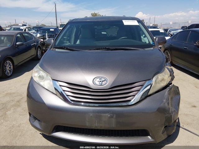 2015 Toyota Sienna Le 8 Passenger მანქანა იყიდება აუქციონზე, vin: 5TDKK3DC7FS604434, აუქციონის ნომერი: 45952166