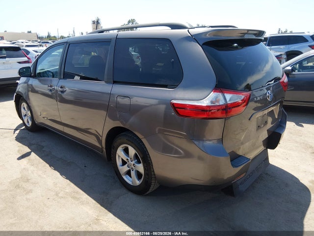 2015 Toyota Sienna Le 8 Passenger მანქანა იყიდება აუქციონზე, vin: 5TDKK3DC7FS604434, აუქციონის ნომერი: 45952166