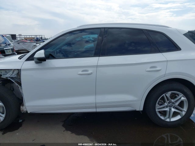45952267 :رقم المزاد ، WA1ANAFY7J2011537 vin ، 2018 Audi Q5 2.0t Premium/2.0t Tech Premium مزاد بيع
