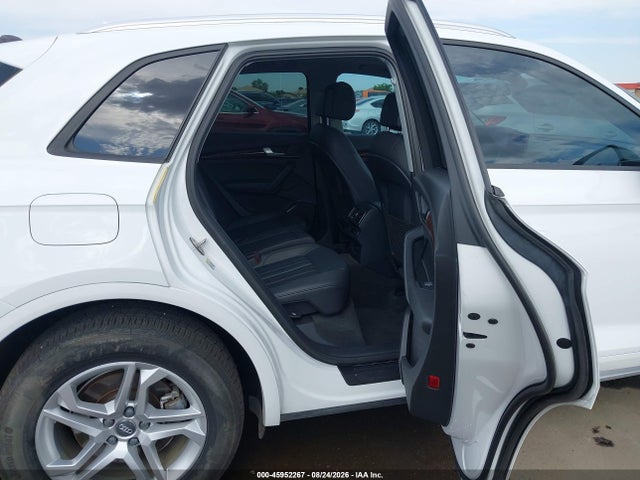 45952267 :رقم المزاد ، WA1ANAFY7J2011537 vin ، 2018 Audi Q5 2.0t Premium/2.0t Tech Premium مزاد بيع