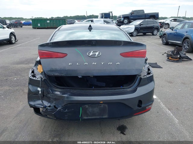 2020 Hyundai Elantra Value Edition მანქანა იყიდება აუქციონზე, vin: 5NPD84LF6LH621686, აუქციონის ნომერი: 45952273