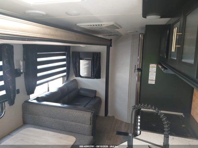 Продаж на аукціоні авто 2021 Forest River Cherokee, vin: 4X4TCKE22MX148491, номер лоту: 45952291