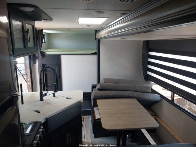 Продаж на аукціоні авто 2021 Forest River Cherokee, vin: 4X4TCKE22MX148491, номер лоту: 45952291